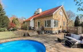 3 Bedroom Pet Friendly Home In Jonstorp, Jonstorp